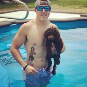 Meet your Posher, Logan